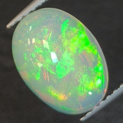 1,98ct Ópalo talla oval 10,9x8,2 mm
