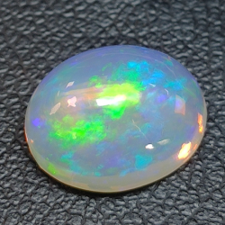 2,27ct Opal im Ovalschliff 10,3x7,7 mm