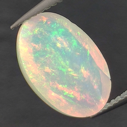 2,20ct Opal im Ovalschliff 12,04x7,9 mm