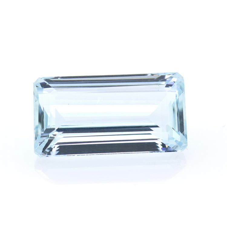 13,64 ct. Aguamarina Talla Esmeralda