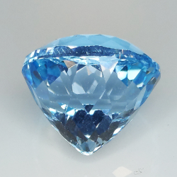 17.69ct Topacio Azul talla oval 14.82 x 13.59mm