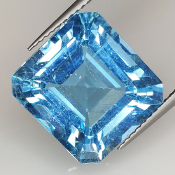 16.57ct Topacio Azul talla oval 14.23X13.53mm
