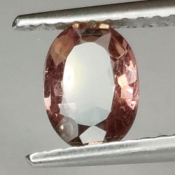 0,91 ct Padparadscha Saphir Oval Größe 7,03 x 5,10 x 3,13 mm