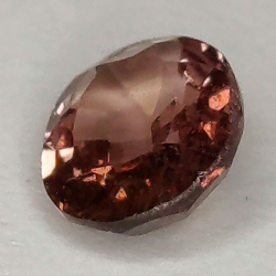 0,91 ct Padparadscha Saphir Oval Größe 7,03 x 5,10 x 3,13 mm