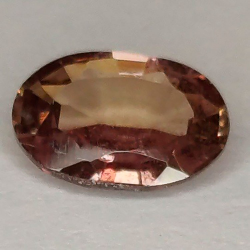 0,91 ct Padparadscha Saphir Oval Größe 7,03 x 5,10 x 3,13 mm