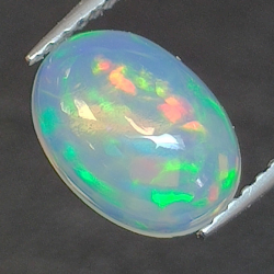2,10ct Opale taglio ovale 10,5x8,2 mm
