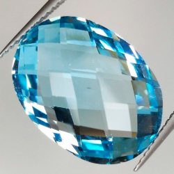 13.94  ct Topacio oval de 17,65 x 13,13 x 7,30 mm
