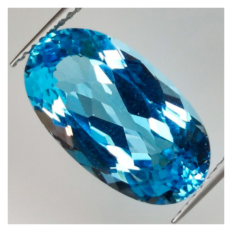 11.17 ct 17.25 x 9.62 x 7.63 mm oval topaz