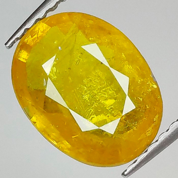 2,57 ct Saphir ovale 9,62 x 7,41 x 3,70 mm