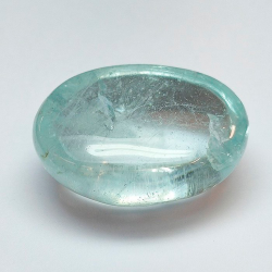 49,63 ct Natürlicher Aquamarin Oval Cabuchon 23,99 x 17,82 x 11,85 mm