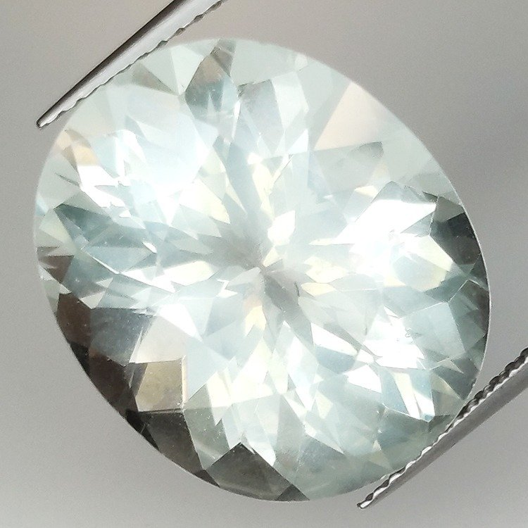 15,33 ct aguamarina natural 19,05 x 16,03 x 10,36 mm