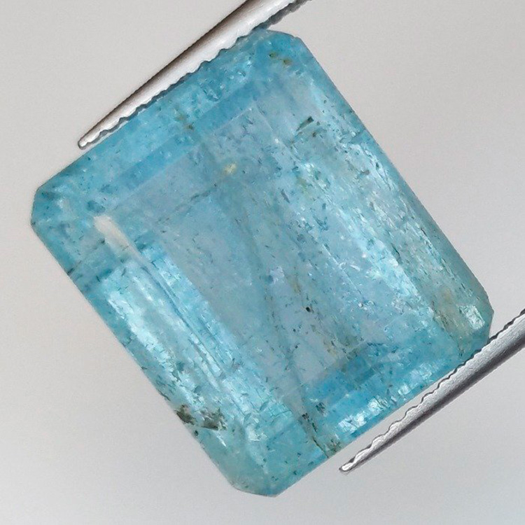 Smeraldo acquamarina da 14,72 carati 15,26 x 12,75 x 9,12 mm