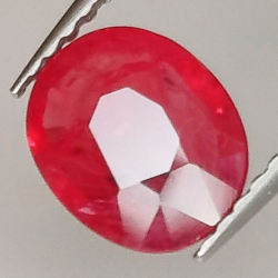 1,40 ct Rubí oval de 7,63 x 6,43 x 2,87 mm