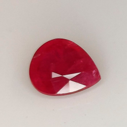 1,45 ct Rubí oval de  7,68 x 6,52 x 3,45 mm