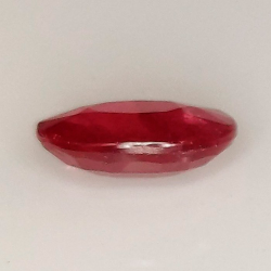 1.50 ct Rubis ovale 8.18 x 6.19 x 3.05 mm