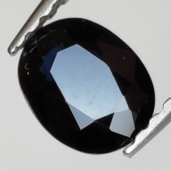 0,78ct Zafiro talla oval 6x5 mm