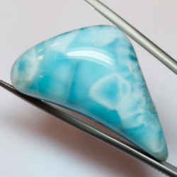 77.51 ct Larimar Triangulo Cabochon 42.1 x 21.3 x 11.7 mm