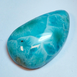 35,60 ct Larimar Pear Cabochon 29,2 x18,1 x 8,1 mm
