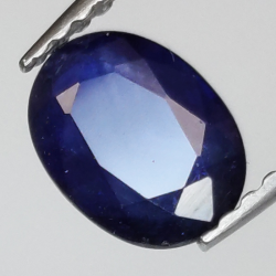 0,95ct Oval cut sapphire 7x5 mm