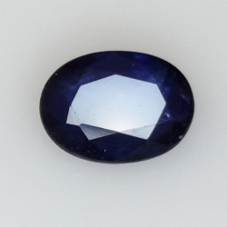 0,95ct Oval cut sapphire 7x5 mm