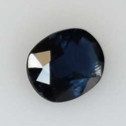 0,67ct Saphir im Ovalschliff 6x5 mm
