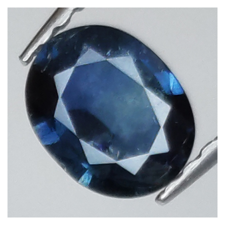 0,63ct Zafiro talla oval 6x5 mm