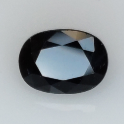 1,28ct Oval cut sapphire 7x5 mm
