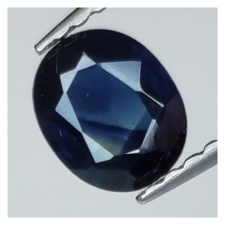 0,89ct Saphir im Ovalschliff 6x5 mm