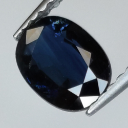 1,23ct Zafiro talla oval 7x5 mm