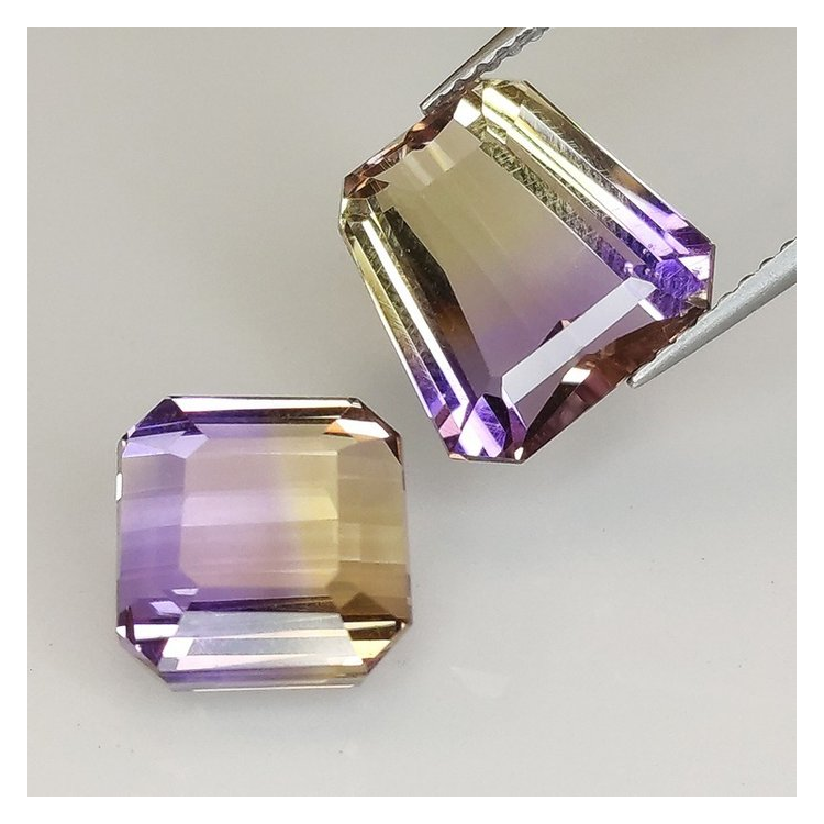 10,57 ct Ametrina naturale 11,02 x 10,78 x 6,71 e 9,00 x 9,49 x 6,76 mm