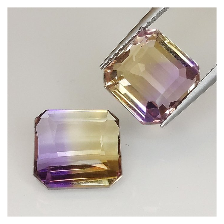 10,29 ct Ametrino natural 9,60 x 9,76 x 6,84 y 10,34 x 10,21 x 5,43 mm