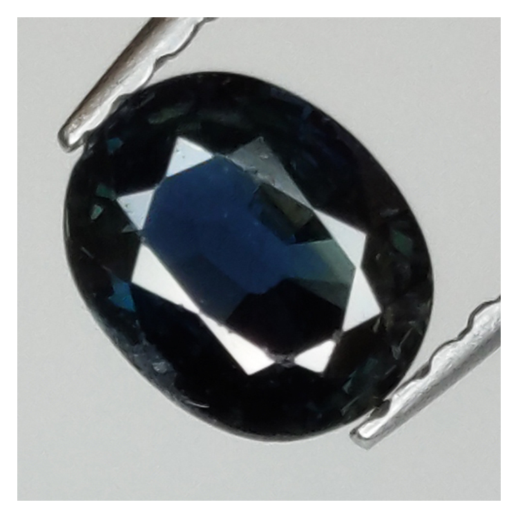 0,74ct Zafiro talla oval 6x5 mm