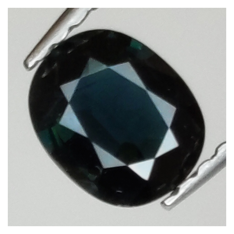 0,81ct Zafiro talla oval 6x5 mm