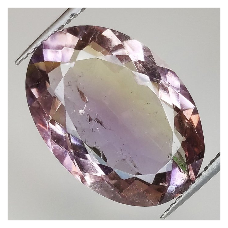 10,97 ct Ametrino oval natural 18,77 x 13,26 x 7,45 mm