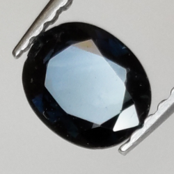 0,82ct Zafiro talla oval 6x5 mm