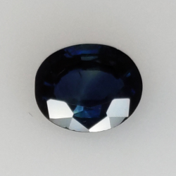 0,77ct Zafiro talla oval 6x5 mm