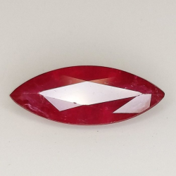 1,57 ct Rubis naturel marquise 12,39 x 4,84 x 2,91 mm