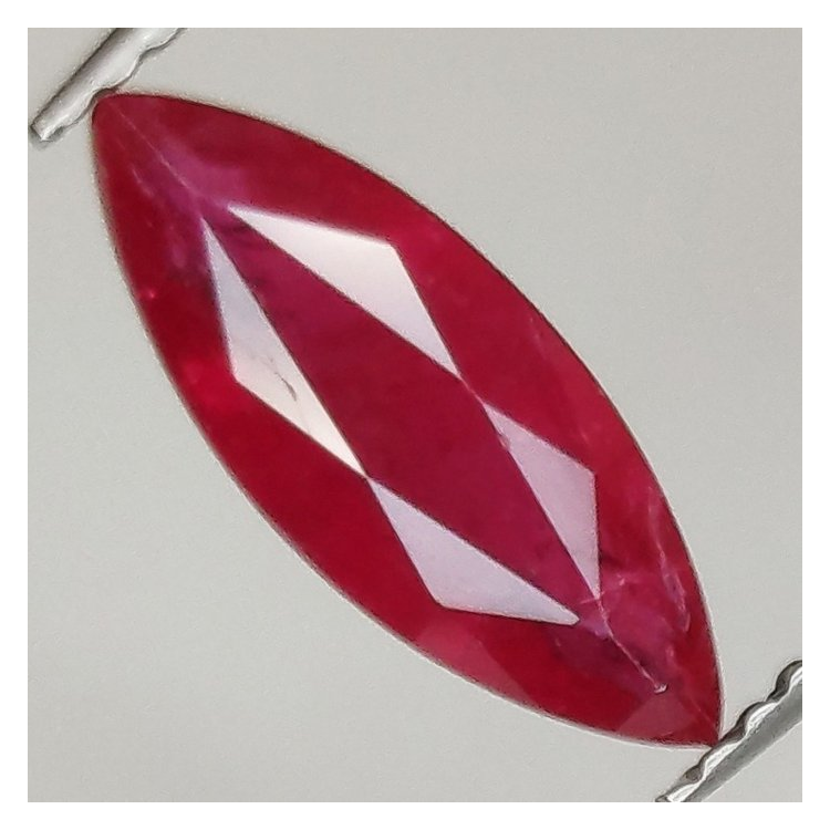 1,57 ct Rubino naturale marquise 12,39 x 4,84 x 2,91 mm