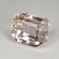 6.95 ct Kunzite Emeraude naturelle taille 10.37 x 8.08 x 8.49 mm