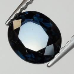 0,86ct Saphir im Ovalschliff 6x5 mm