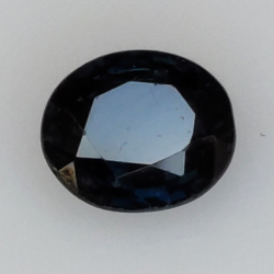 0,86ct Oval cut sapphire 6x5 mm