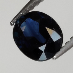0,73ct Zafiro talla oval 6x5 mm