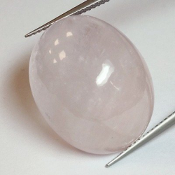 32,62 ct Morganit Oval Cabochon 21,72 x 17,49 x 11,18 mm