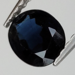 0,75ct Zafiro talla oval 6x5 mm