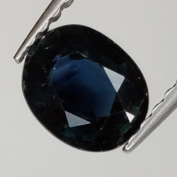 0,82ct Oval cut sapphire 6x5 mm