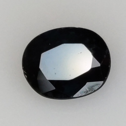 0,76ct Oval cut sapphire 6x5 mm