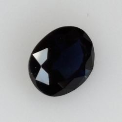 0,77ct Oval cut sapphire 6x5 mm