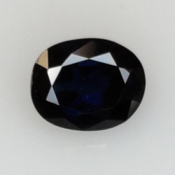 0,77ct Zafiro talla oval 6x5 mm