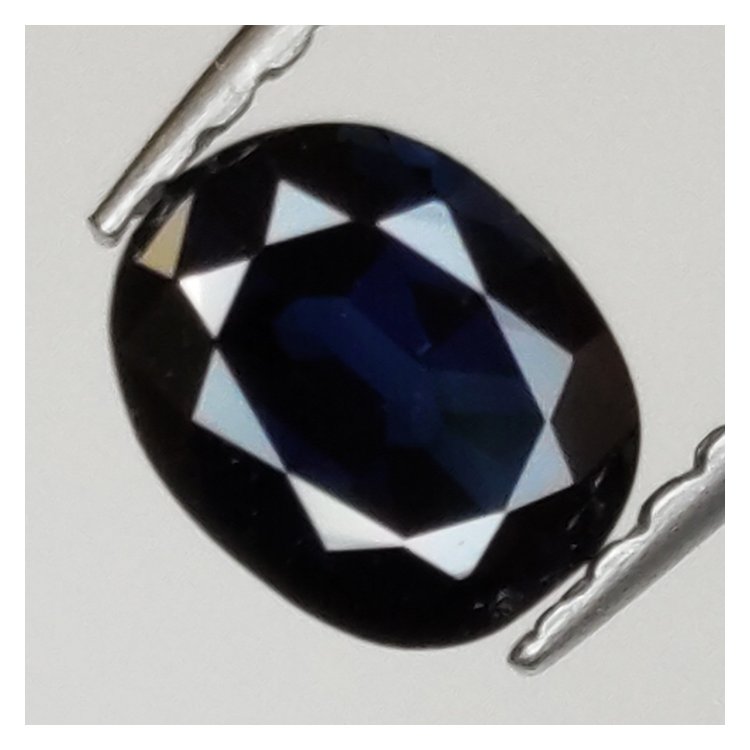 0,77ct Saphir im Ovalschliff 6x5 mm
