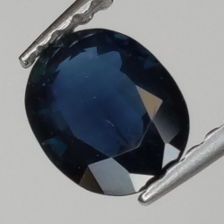0,67ct Oval cut sapphire 6x5 mm